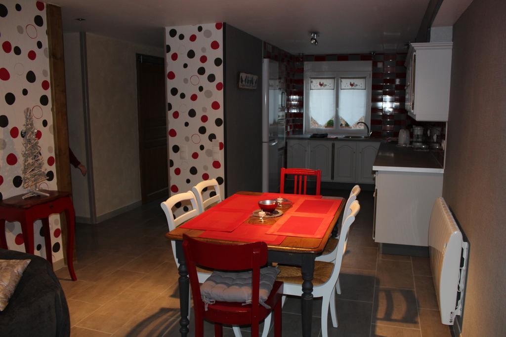 Au Relais Du Canal A Grand Gabarit Nesle Exterior photo